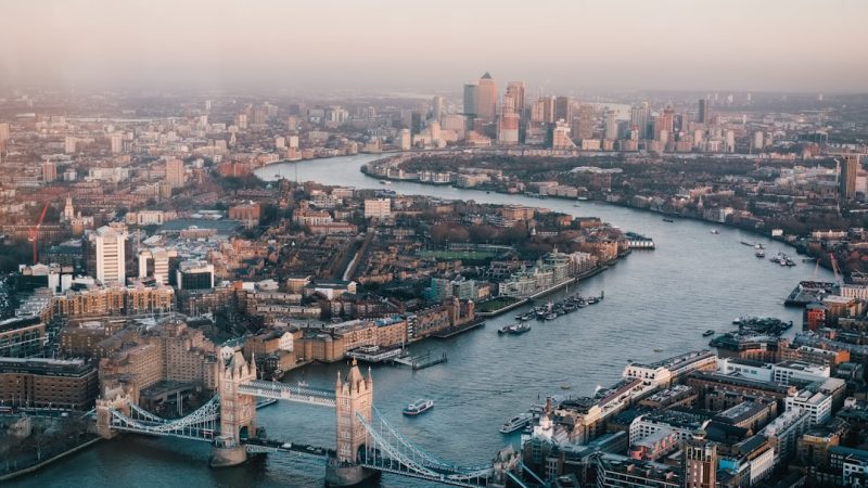 Winding through London